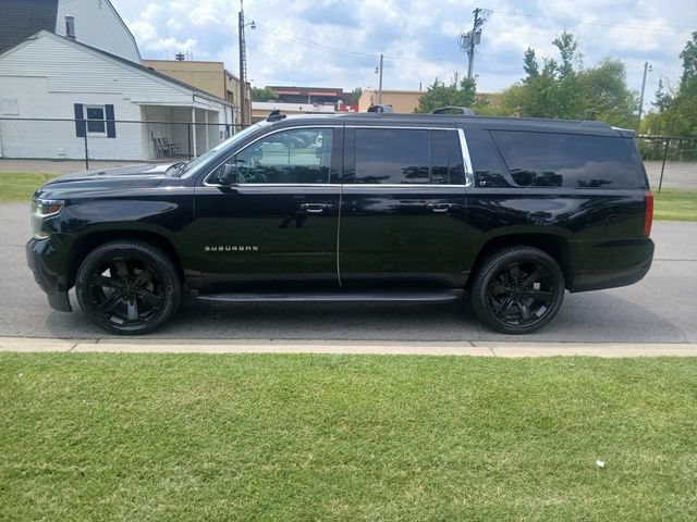 Used 2019 Chevrolet Suburban LT AWD/4WD image 3