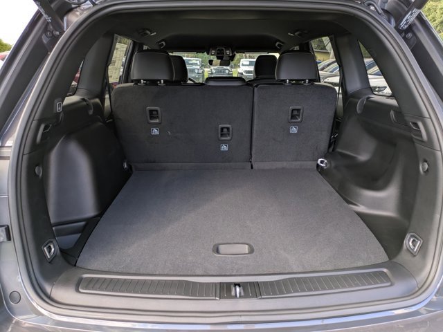 New 2025 Jeep Grand Cherokee Altitude image 11