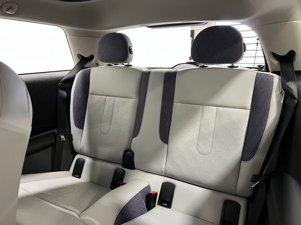 Certified 2025 MINI Cooper S image 19
