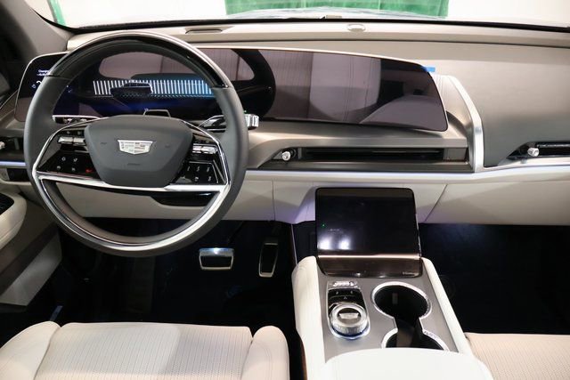 New 2026 Cadillac Vistiq Sport image 13