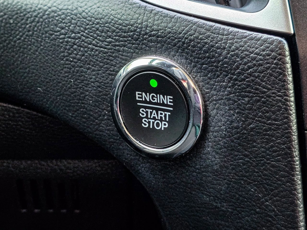 Used 2018 Ford Edge SEL w/ Equipment Group 201A image 22