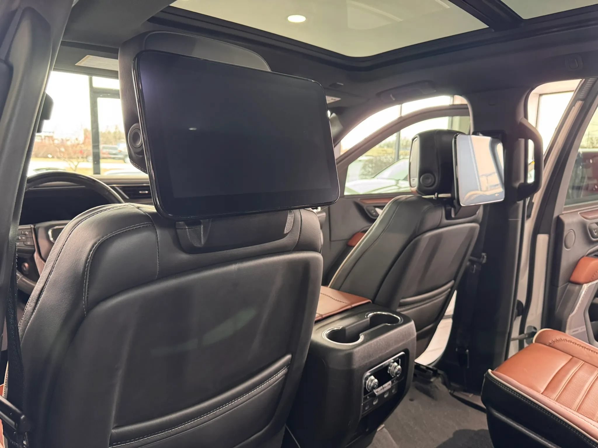 Used 2023 GMC Yukon Denali Ultimate AWD/4WD image 24