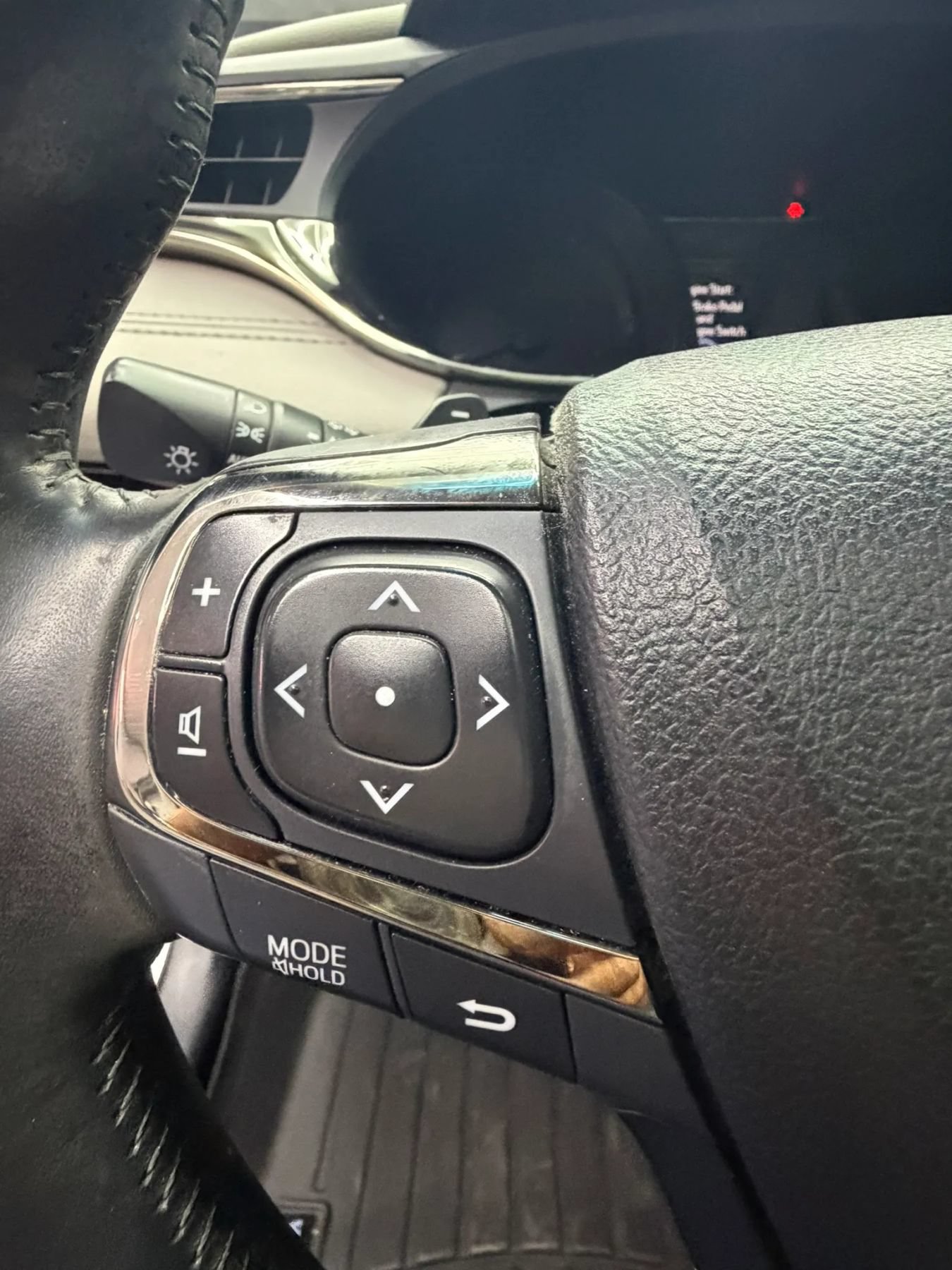 Used 2013 Toyota Avalon XLE Touring FWD image 16