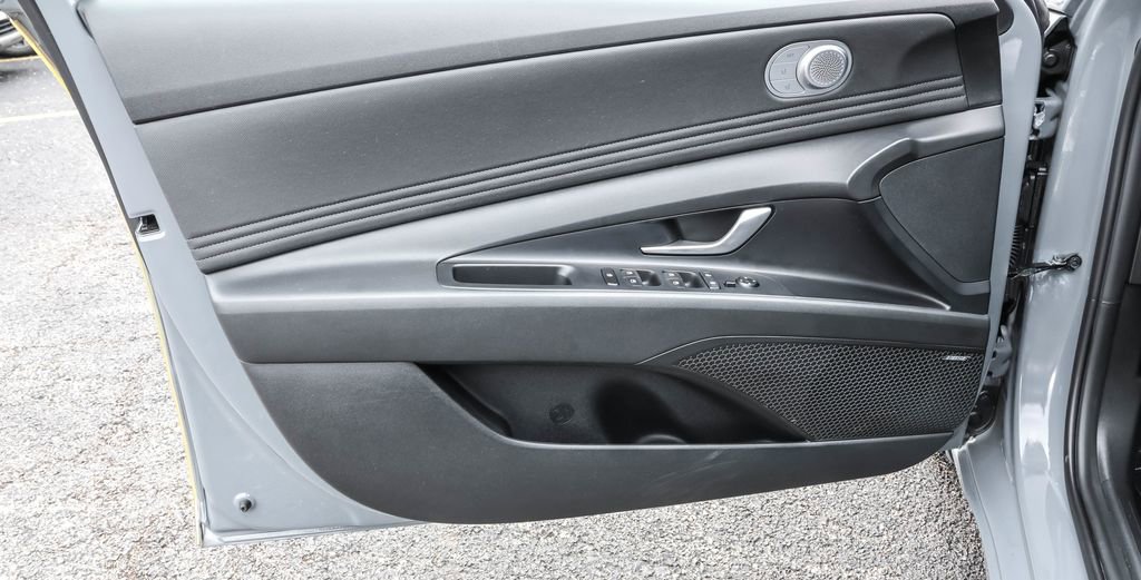 Certified 2021 Hyundai Elantra Limited w/ Cargo Package image 29