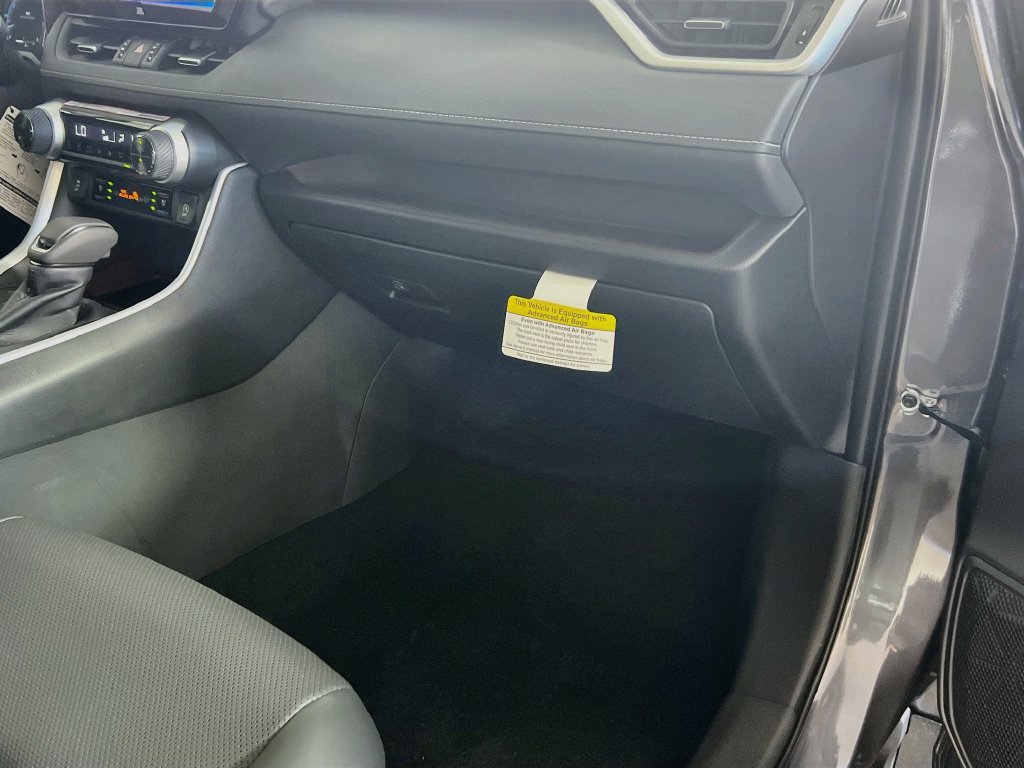 Used 2025 Toyota RAV4 Limited w/ Advanced Technology Package FWD image 31