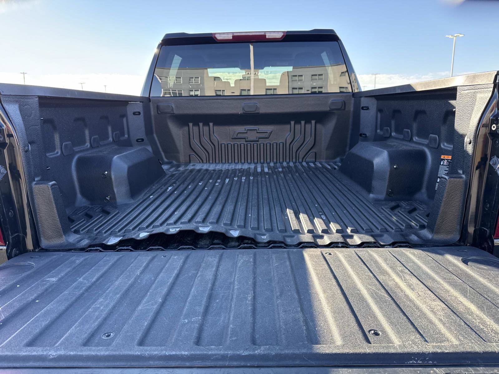 Used 2023 Chevrolet Silverado 1500 LT image 20