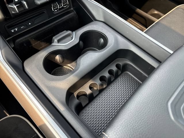 Used 2019 RAM 1500 Laramie AWD/4WD image 19