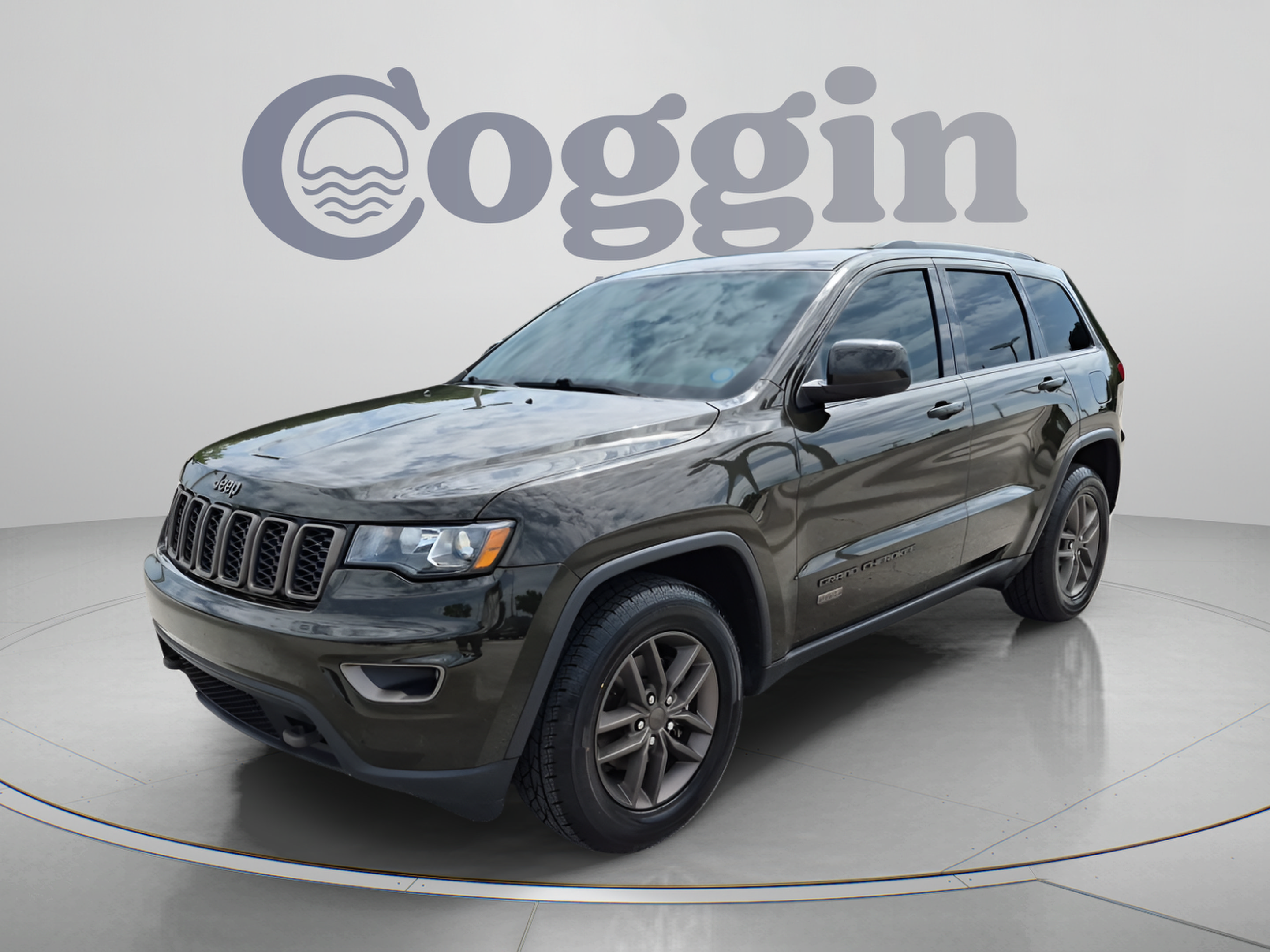 Used 2017 Jeep Grand Cherokee Laredo 75th Anniversary RWD image 1