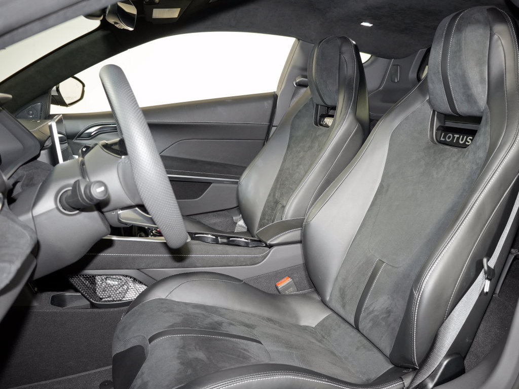 Used 2026 Lotus Emira RWD image 5