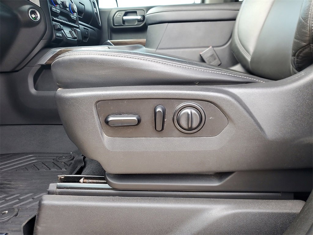 Used 2020 Chevrolet Silverado 1500 LT Trail Boss w/ Midnight Edition image 16