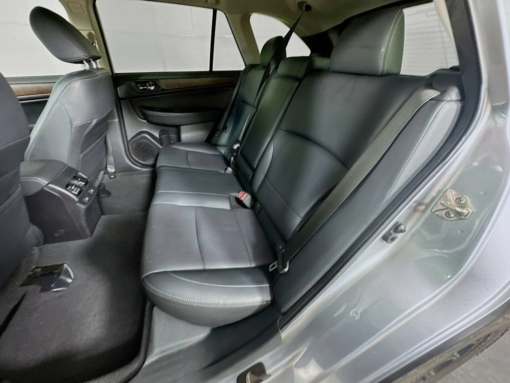 Used 2016 Subaru Outback 3.6R Limited AWD/4WD image 30