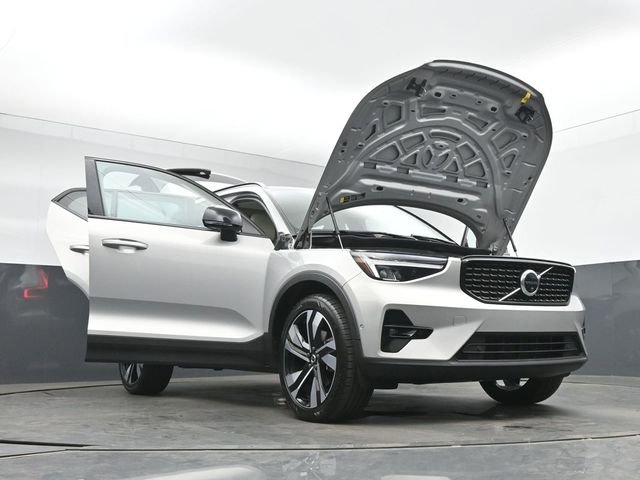 Used 2023 Volvo XC40 B5 Plus w/ Protection Package Premier AWD/4WD image 51
