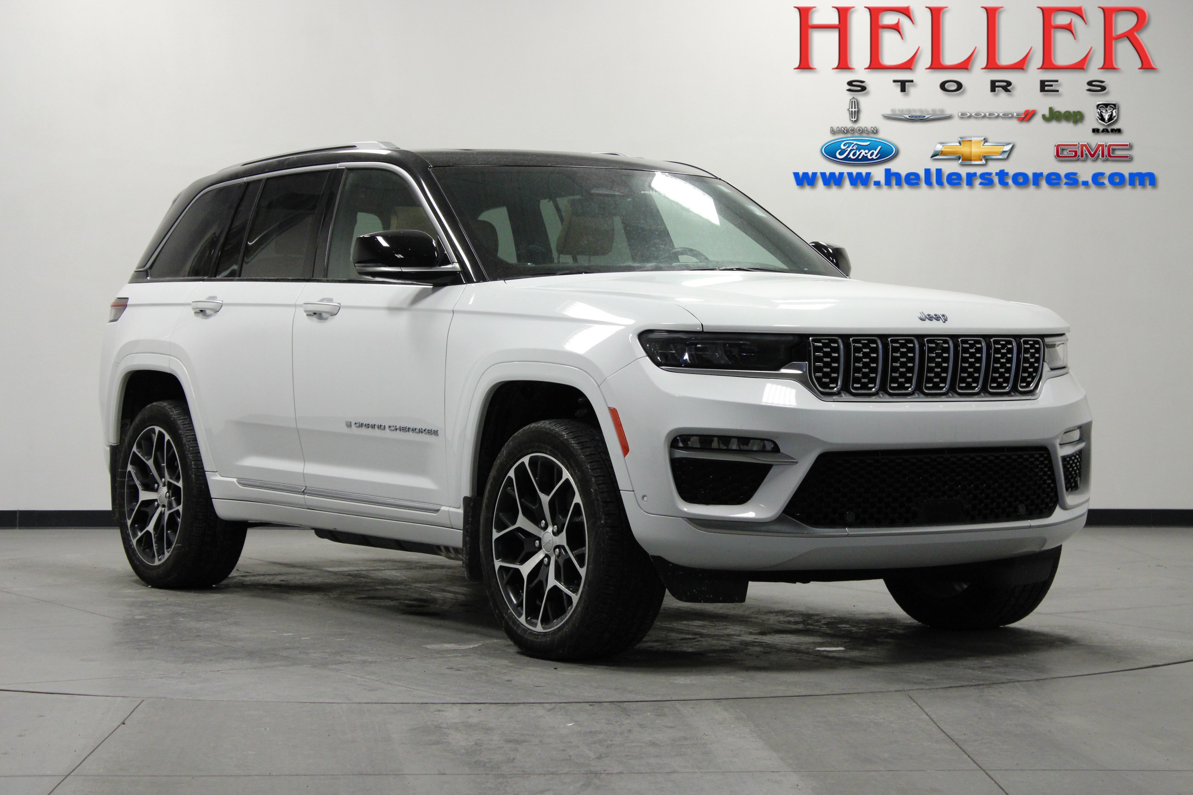 Used 2024 Jeep Grand Cherokee Summit AWD/4WD image 1