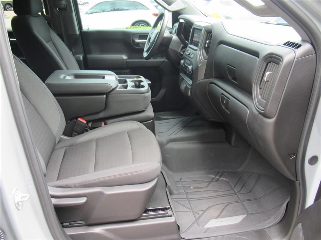 Used 2024 Chevrolet Silverado 1500 Custom w/ Dark Appearance Package RWD image 9