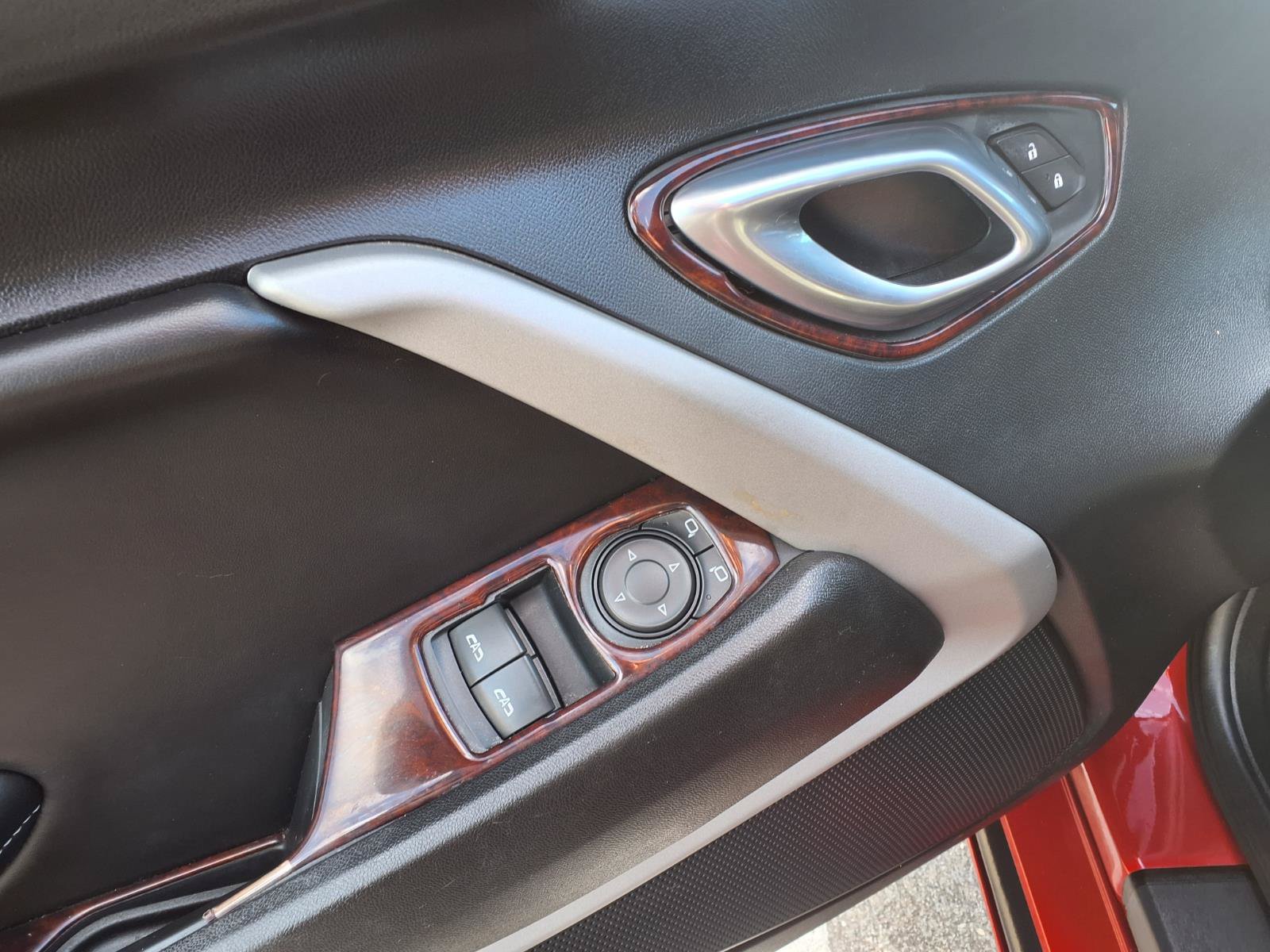 Used 2018 Chevrolet Camaro LT RWD image 15