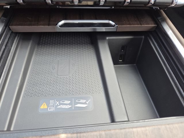 New 2026 GMC Acadia Denali Ultimate w/ LPO, Floor Liner Package AWD/4WD image 9