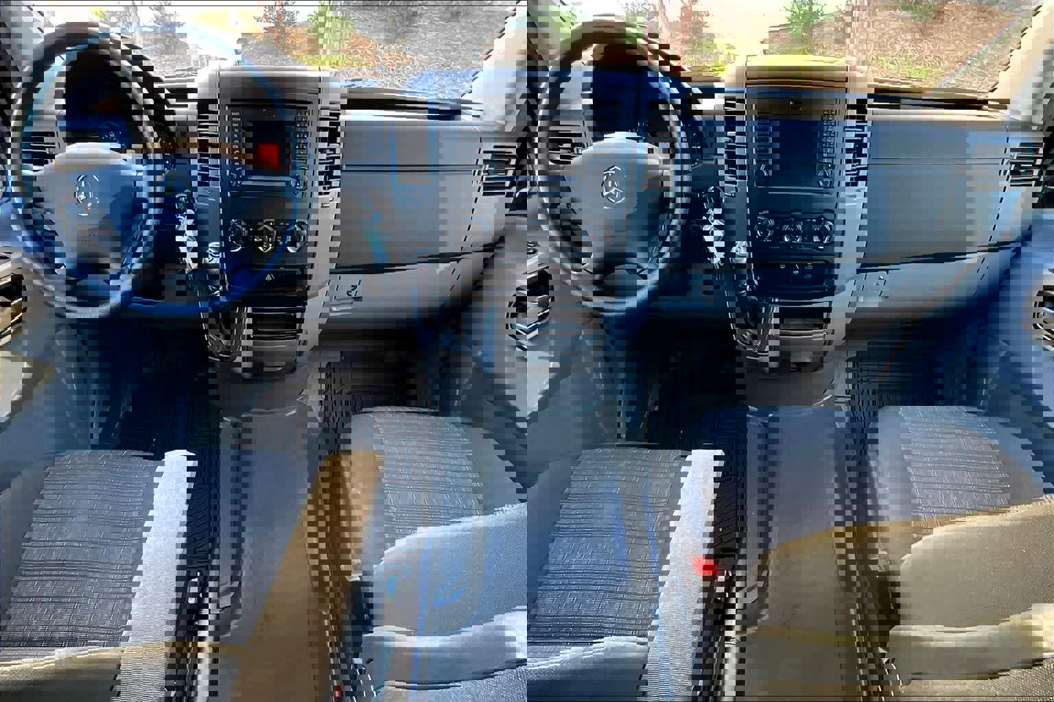 Used 2016 Mercedes-Benz Sprinter 2500 image 13