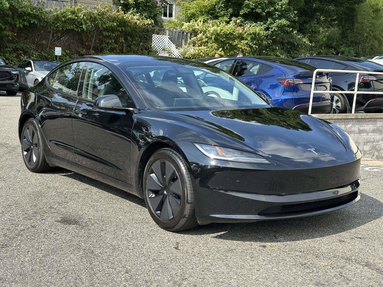 Used 2024 Tesla Model 3 Standard Range RWD image 1