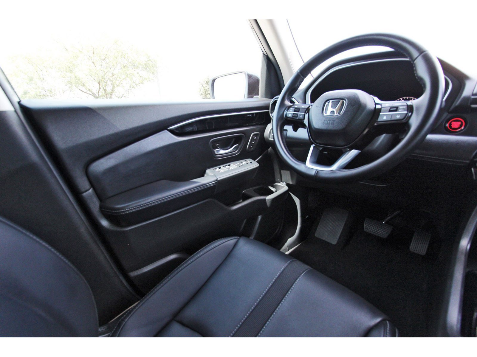 Used 2025 Honda Pilot EX-L image 9