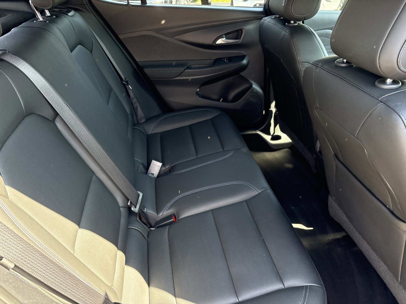 Used 2025 Buick Envista Sport Touring w/ Experience Buick Package FWD image 33