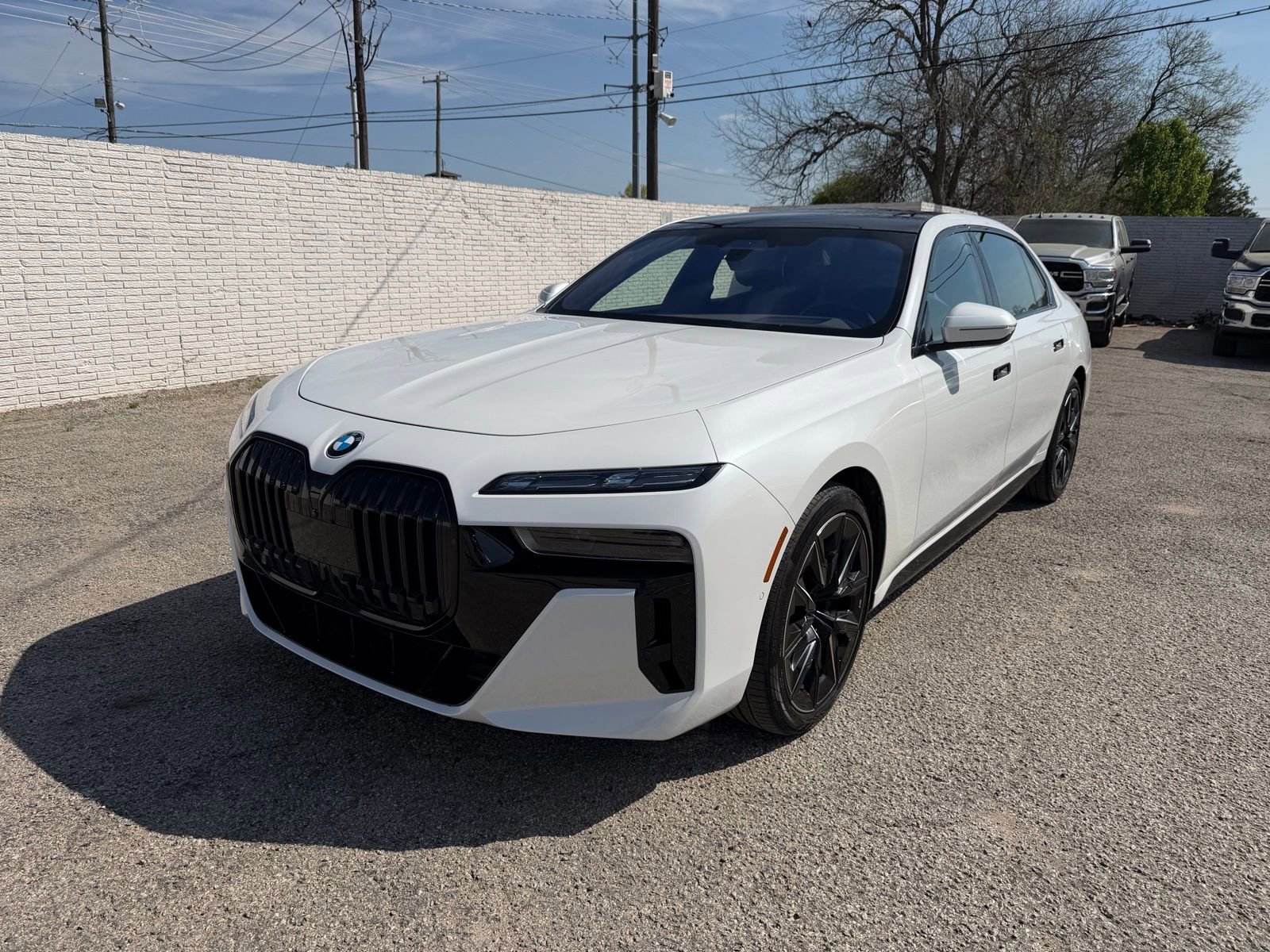Used 2023 BMW 740i w/ Executive Package RWD image 1