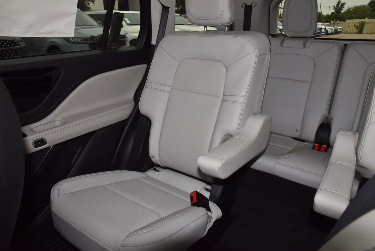 New 2026 Lincoln Aviator AWD image 20