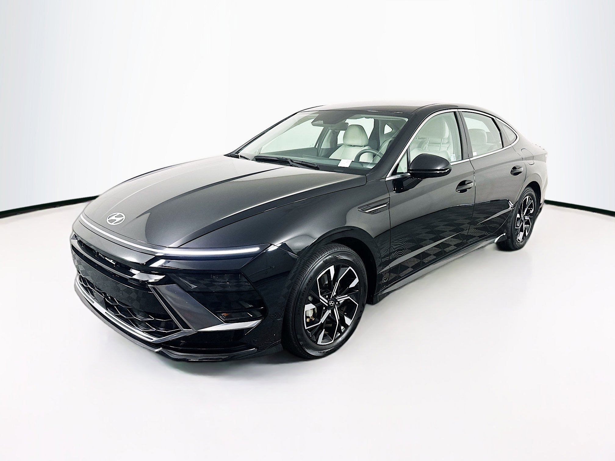 Used 2025 Hyundai Sonata SEL image 3