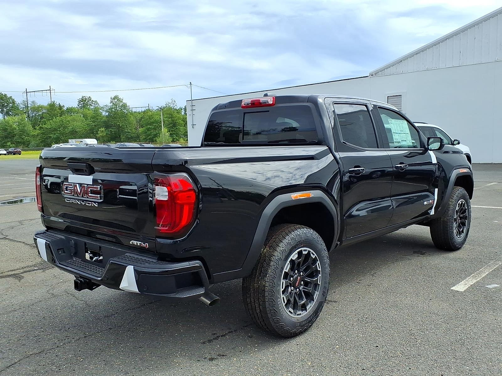 New 2026 GMC Canyon AT4 w/ LPO, Off Road Lift Package AWD/4WD image 6