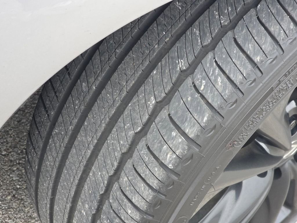 Certified 2025 Lexus ES 300h w/ Premium Package image 34