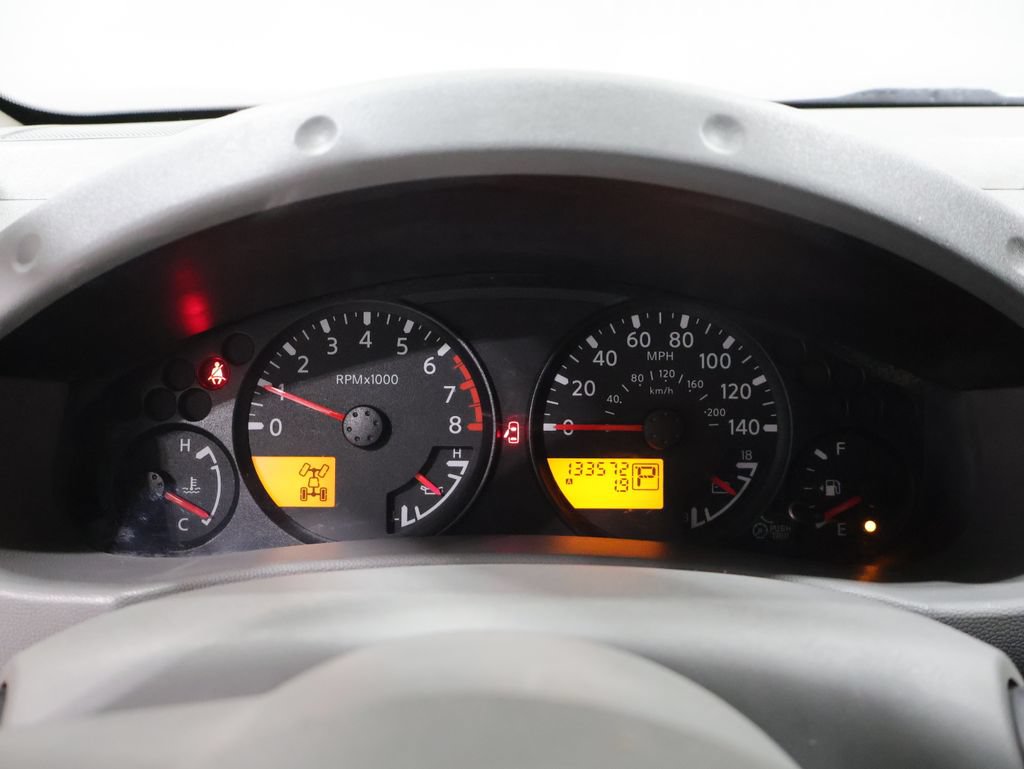 Used 2008 Nissan Frontier SE w/ SE Value Truck Pkg AWD/4WD image 32