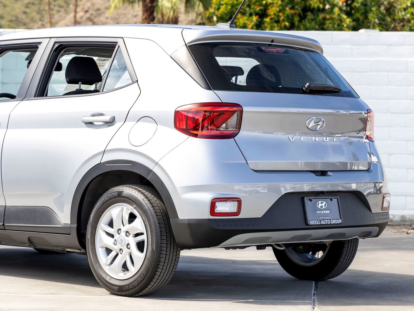 Used 2025 Hyundai Venue SE image 8