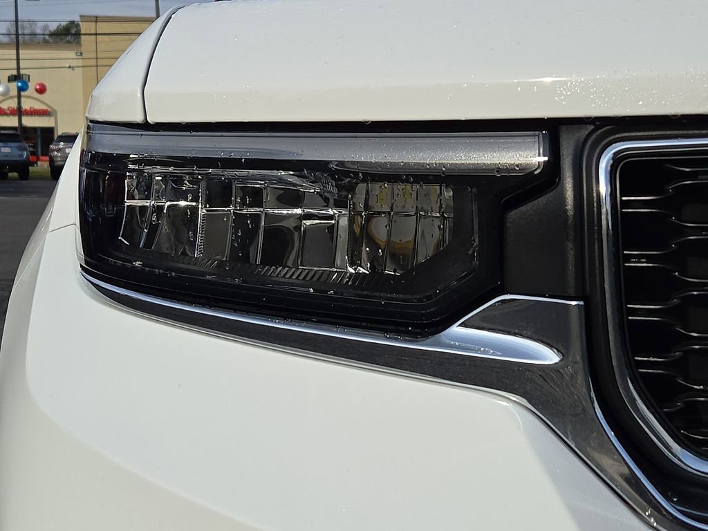 Used 2023 Jeep Grand Cherokee Laredo image 9