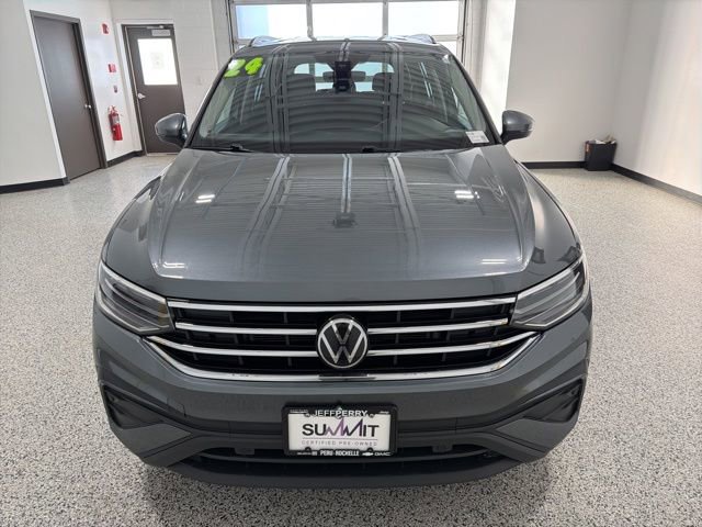 Used 2024 Volkswagen Tiguan S image 7