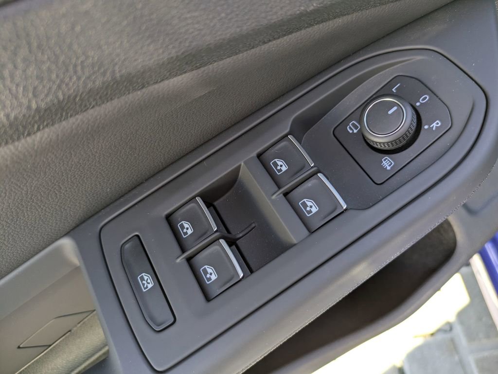 Used 2024 Volkswagen Golf R AWD/4WD image 12