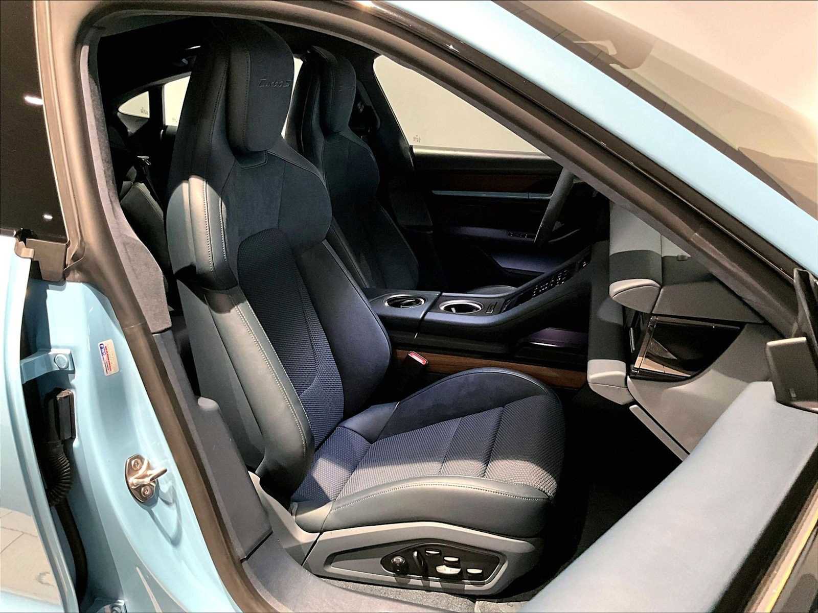 Used 2020 Porsche Taycan Turbo S image 22