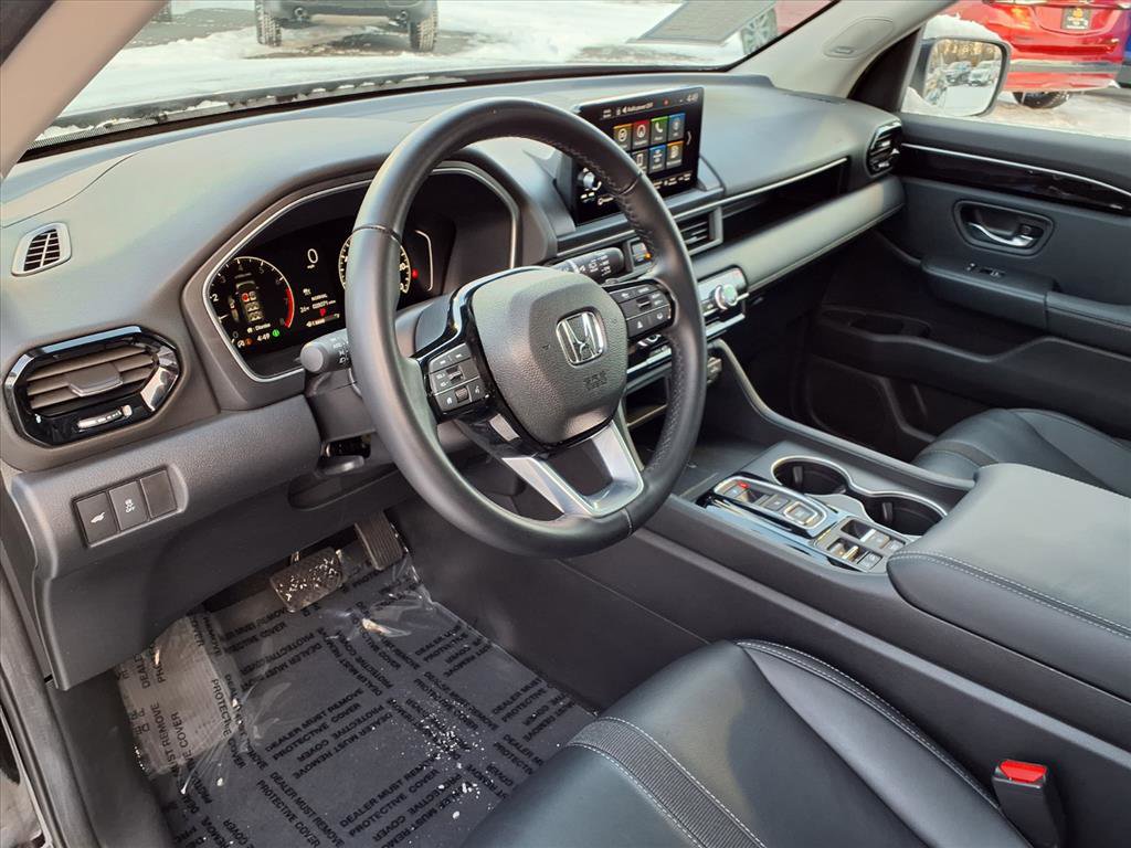 Certified 2025 Honda Pilot Touring image 17