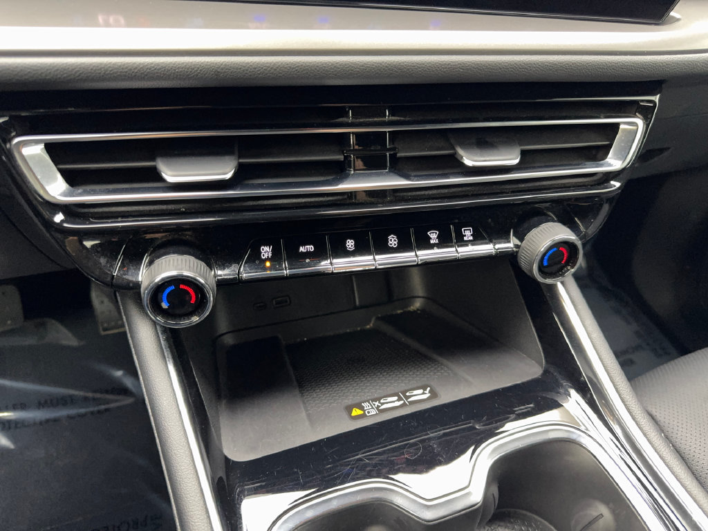 Used 2026 Chevrolet Traverse LT FWD image 74