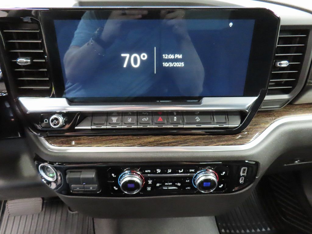 Used 2025 GMC Sierra 2500 SLE image 12