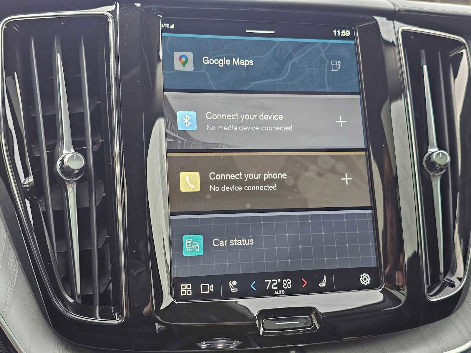 Used 2025 Volvo XC60 T8 Ultra w/ Protection Package Premier image 27