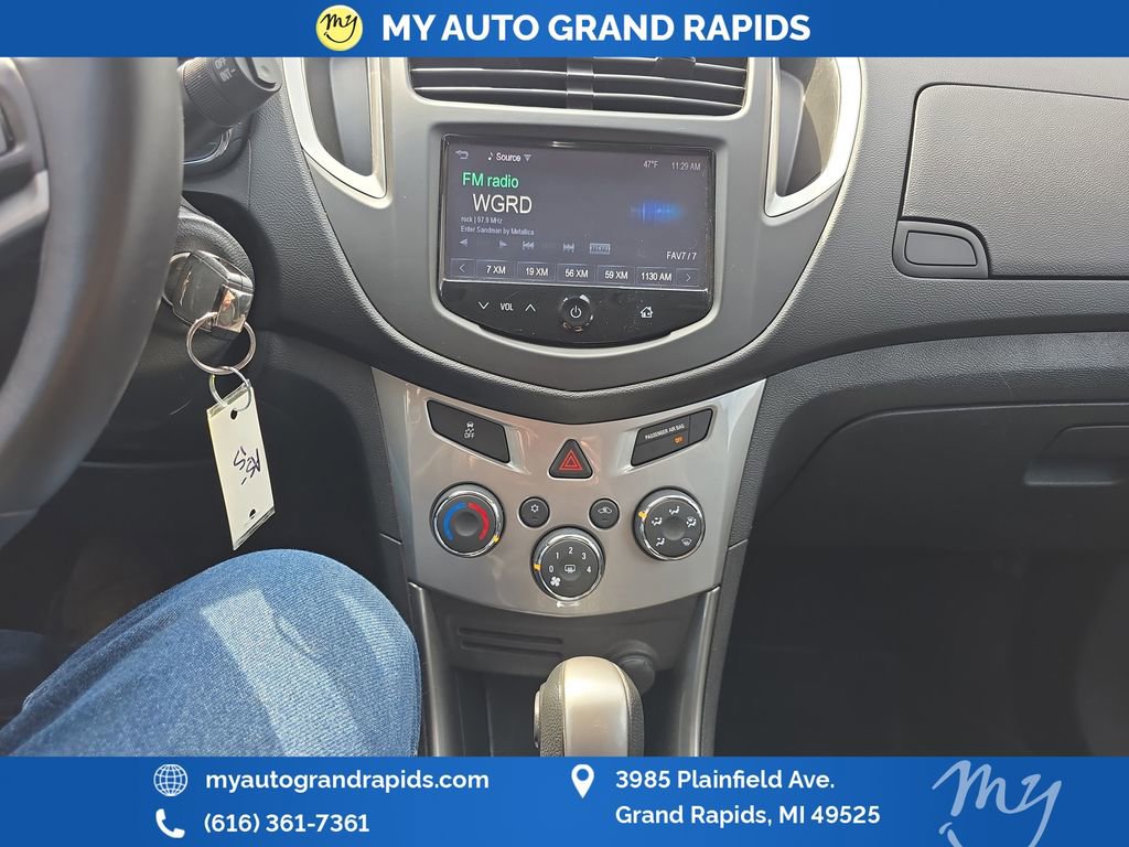 Used 2016 Chevrolet Trax LT w/ LT Convenience Package image 19