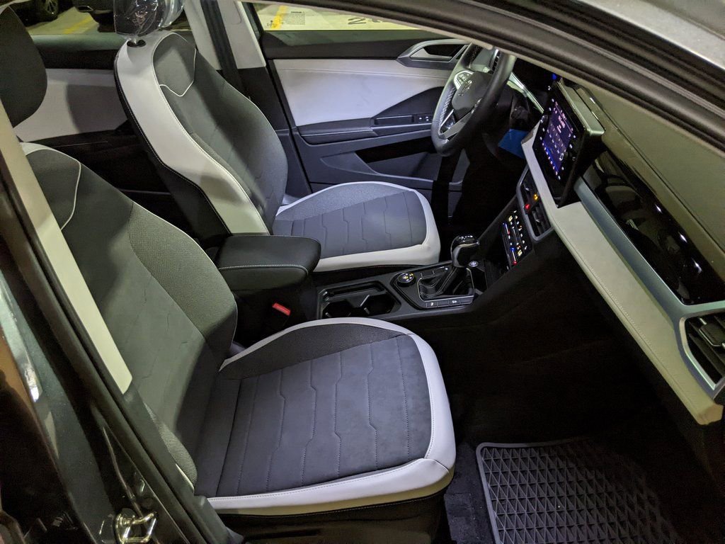 New 2026 Volkswagen Taos SE image 23