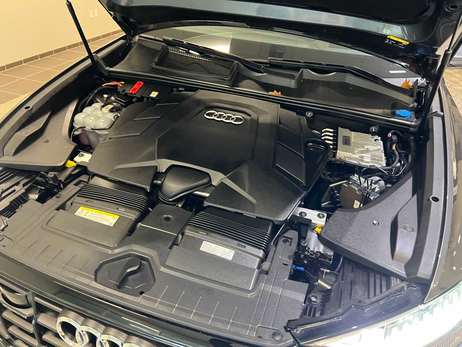 Used 2020 Audi Q8 Prestige image 9