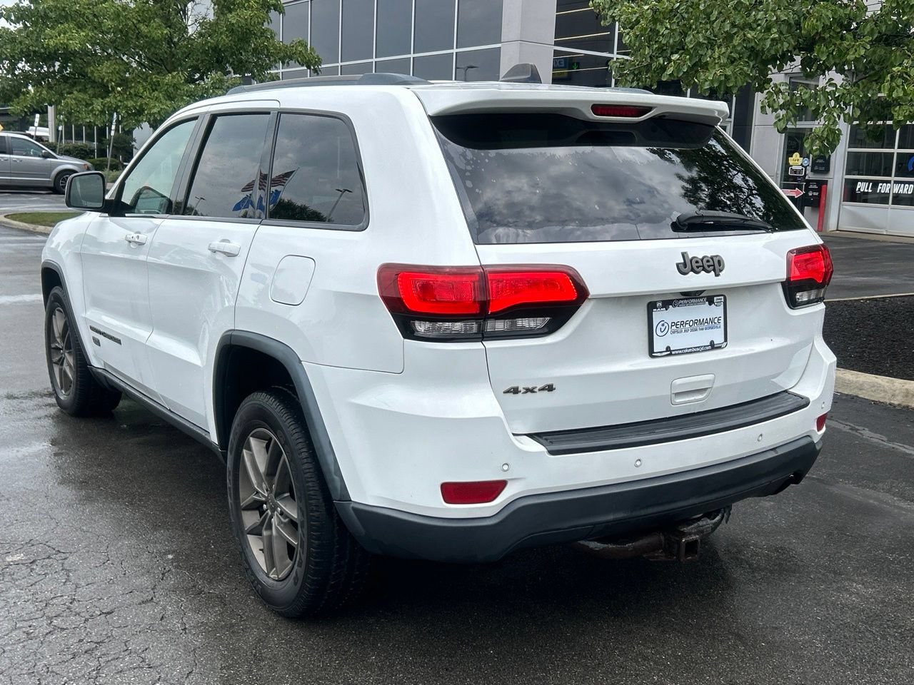 Used 2016 Jeep Grand Cherokee Laredo 75th Anniversary AWD/4WD image 6