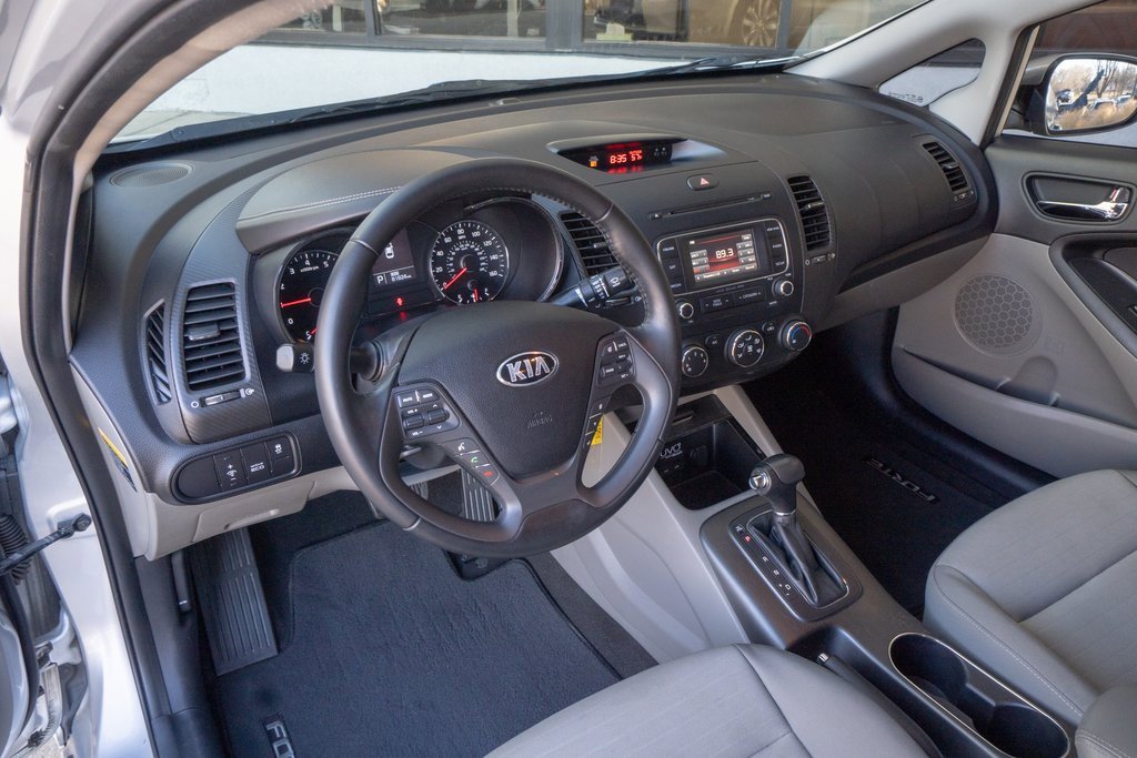 Used 2014 Kia Forte EX image 9