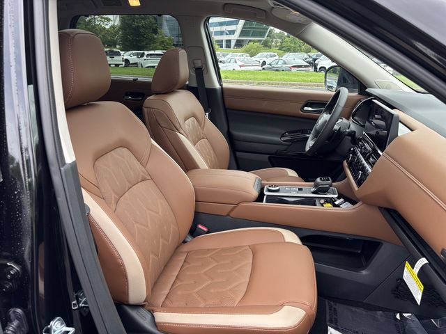New 2026 Nissan Pathfinder Platinum w/ Cargo Package AWD/4WD image 25