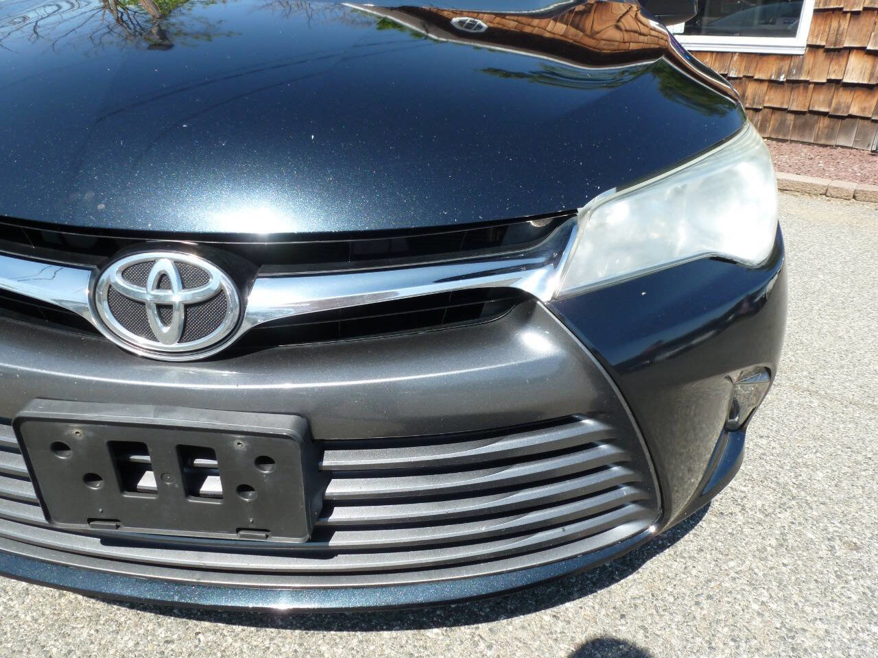 Used 2015 Toyota Camry XLE w/ Convenience Package FWD image 3