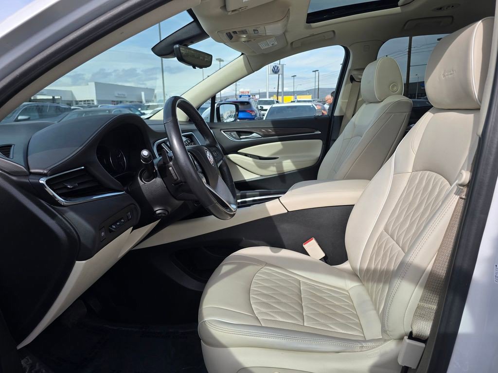Used 2023 Buick Enclave Avenir w/ Avenir Technology Package AWD/4WD image 24