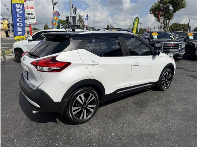 Used 2020 Nissan Kicks SR w/ SR Premium Package image 55