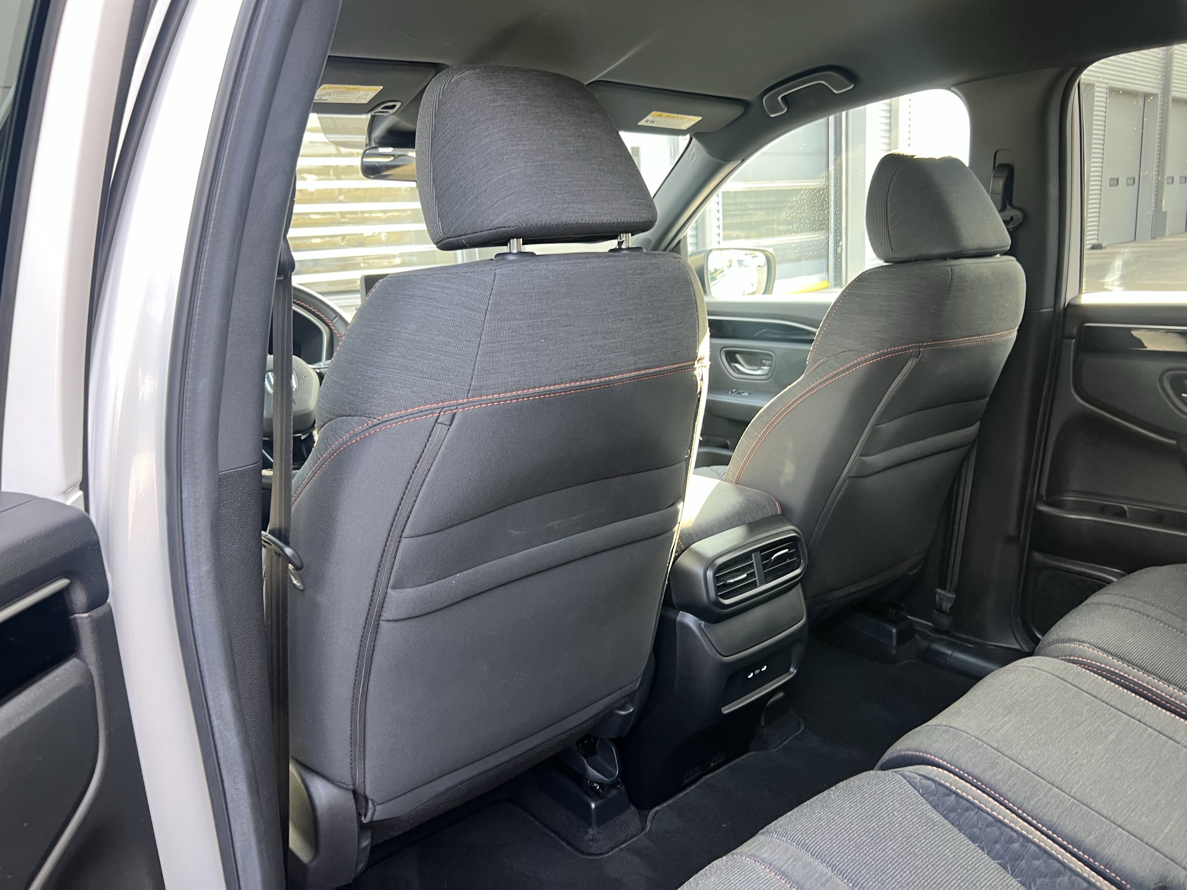 Used 2025 Honda Pilot Sport image 33