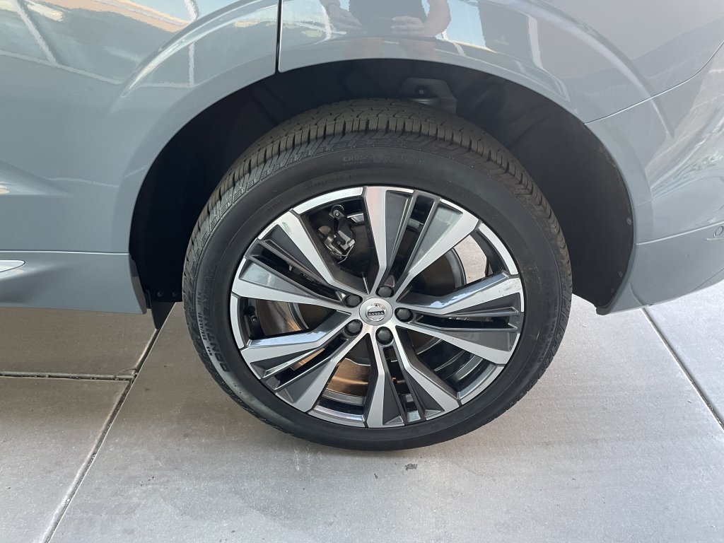 Used 2022 Volvo XC60 T8 Inscription Expression w/ Advanced Package AWD/4WD image 11